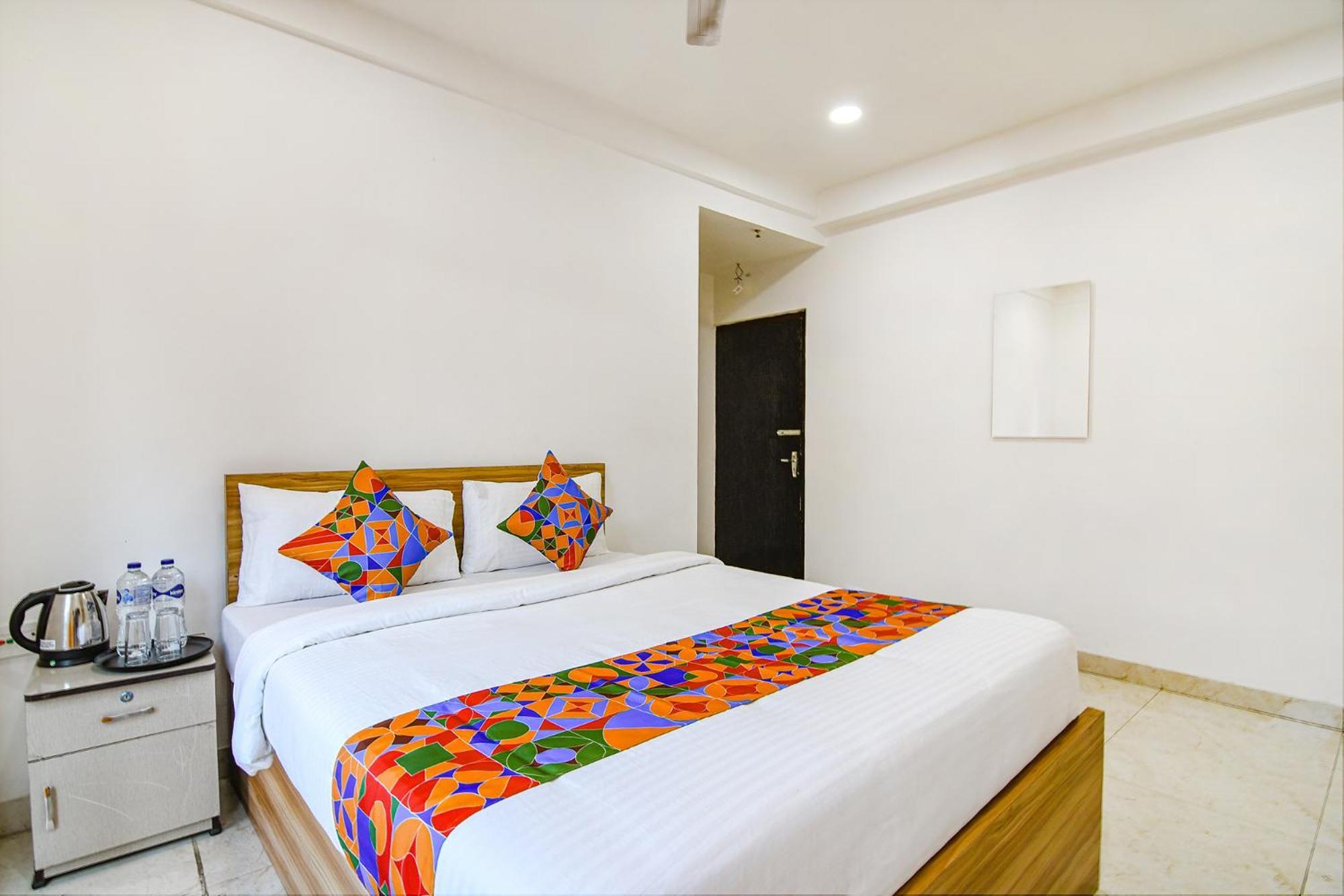 Fabhotel Grand Hazra Inn - Nr Ballygunge Station كولكاتا المظهر الخارجي الصورة