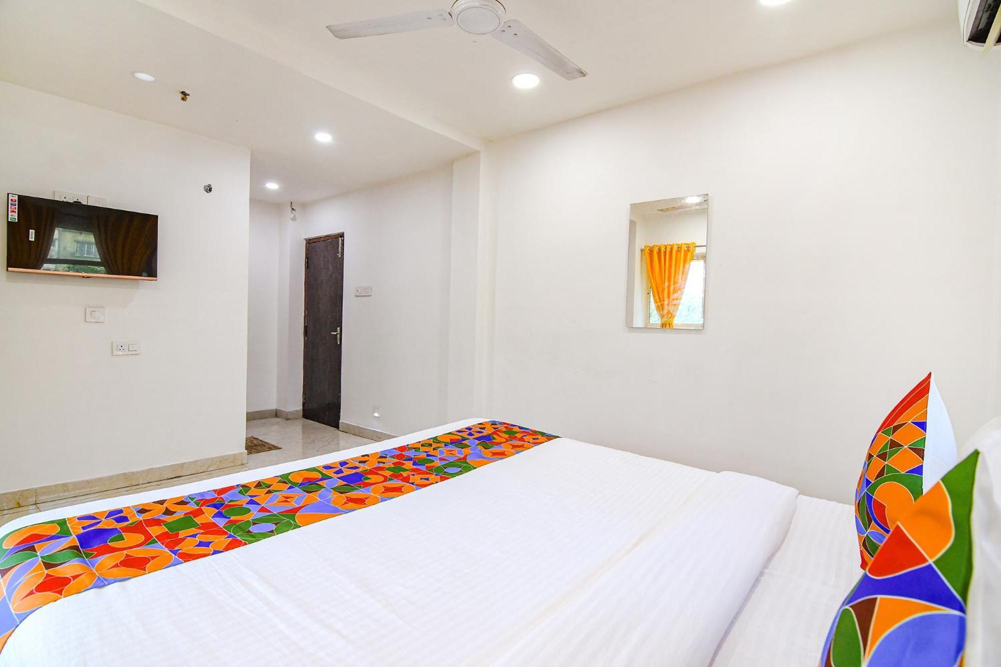 Fabhotel Grand Hazra Inn - Nr Ballygunge Station كولكاتا المظهر الخارجي الصورة